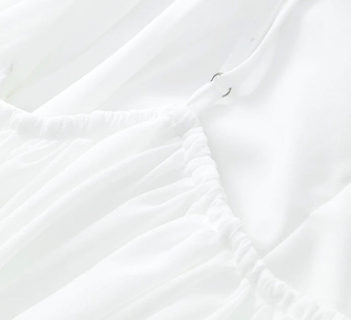 Mio™ | Elegancka, mini sukienka z otwartym tyłem