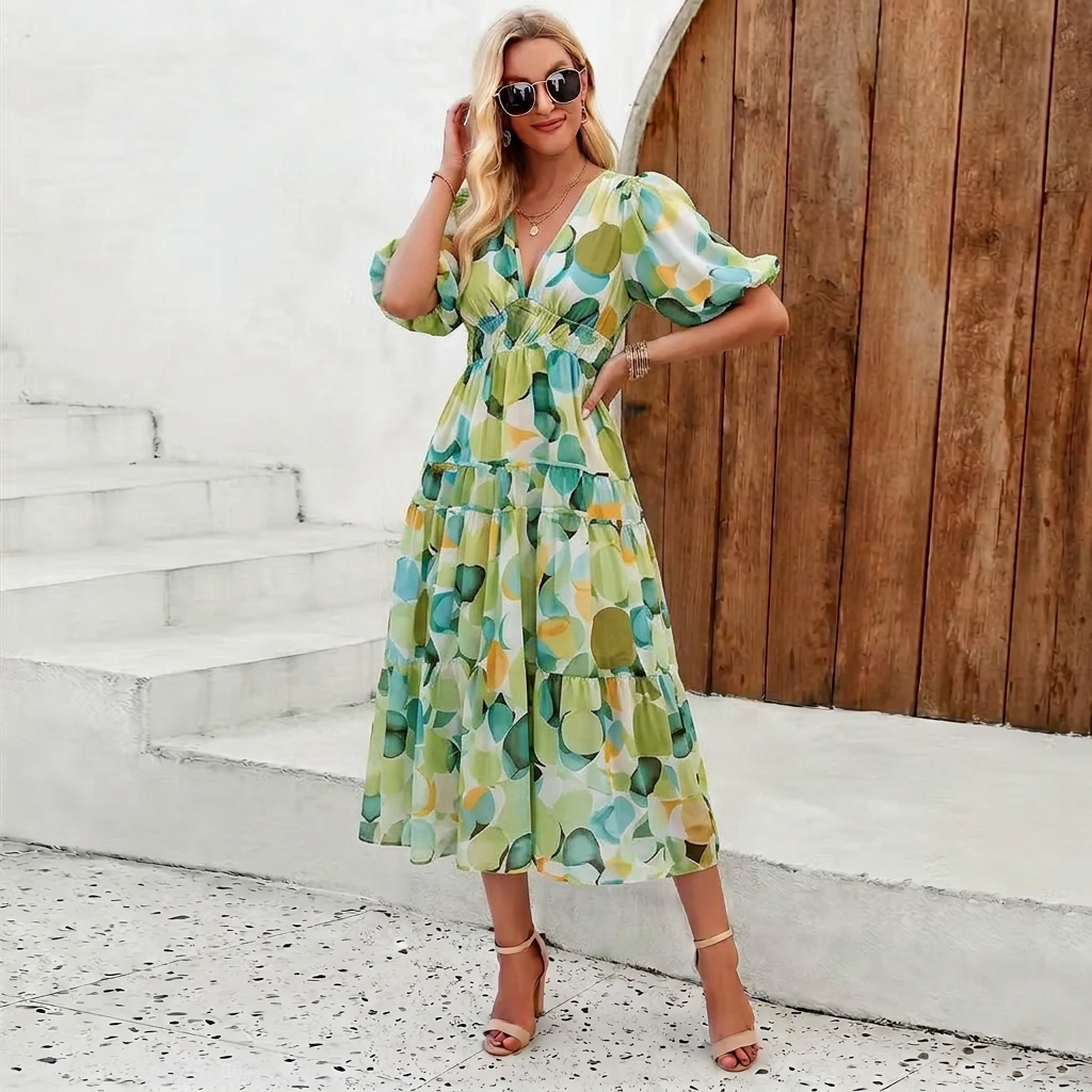 Ilona – Elegancka maxi sukienka w kolorowy abstrakcyjny wzór